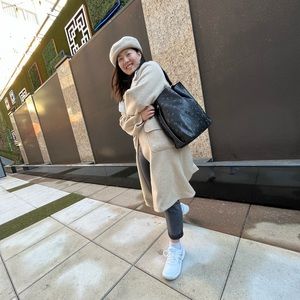 Meet your Posher, Helen